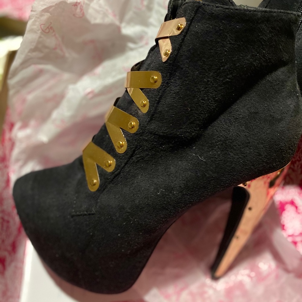 Privileged Surrender boot’s Size 8.5 - Picture 5 of 7